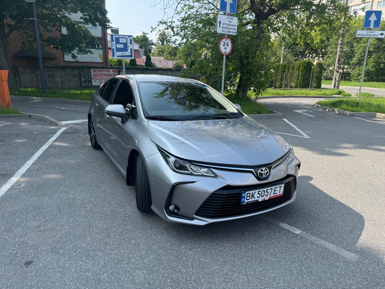 Toyota Corolla - фото 1