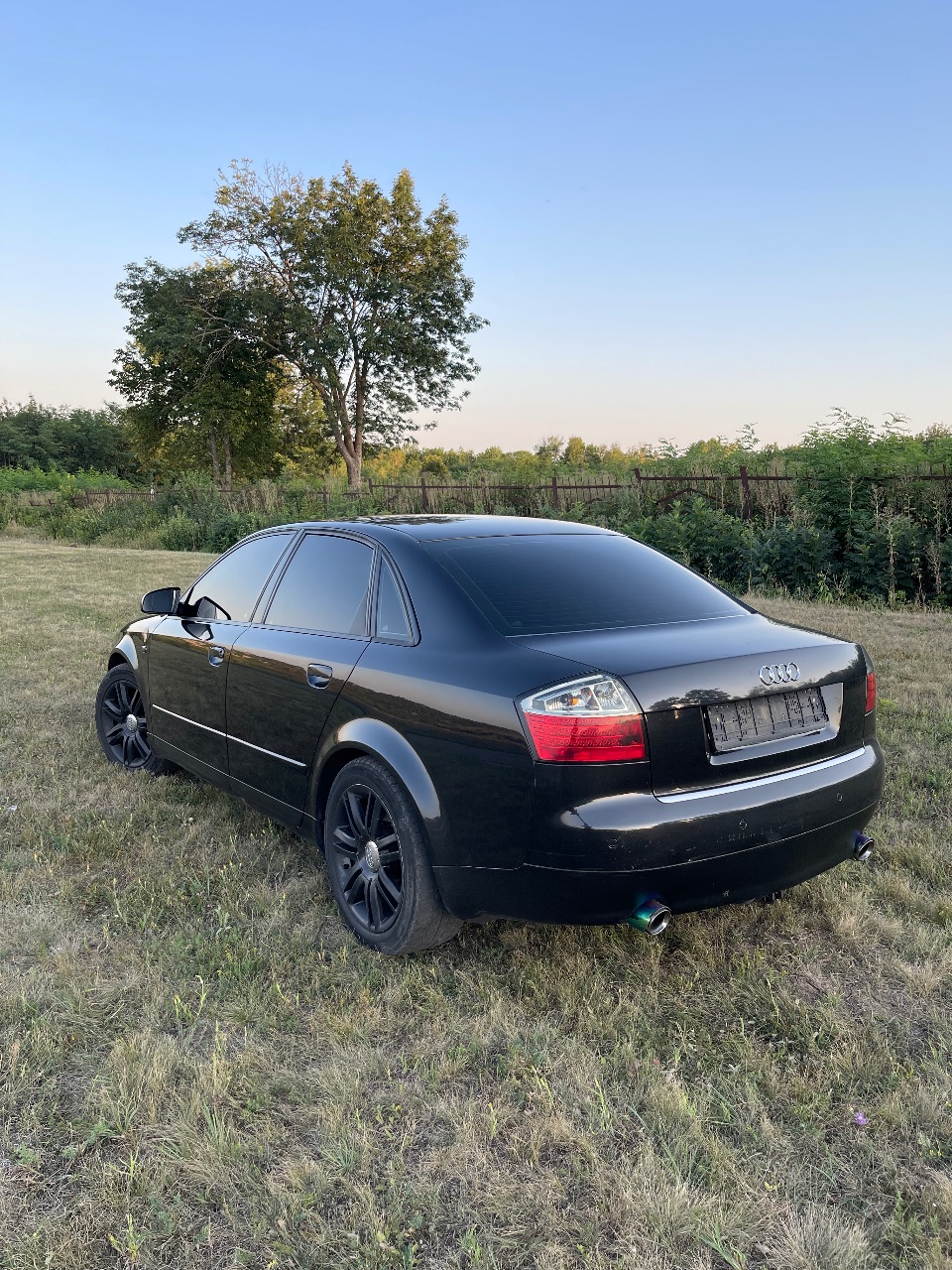 Audi A4 - фото 1