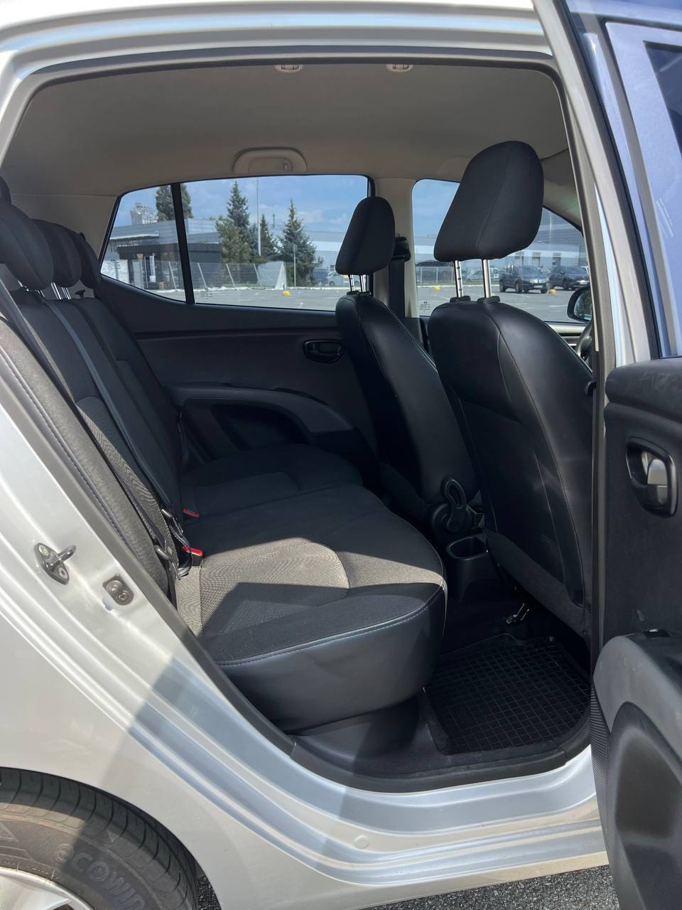 Hyundai i10 - фото 16