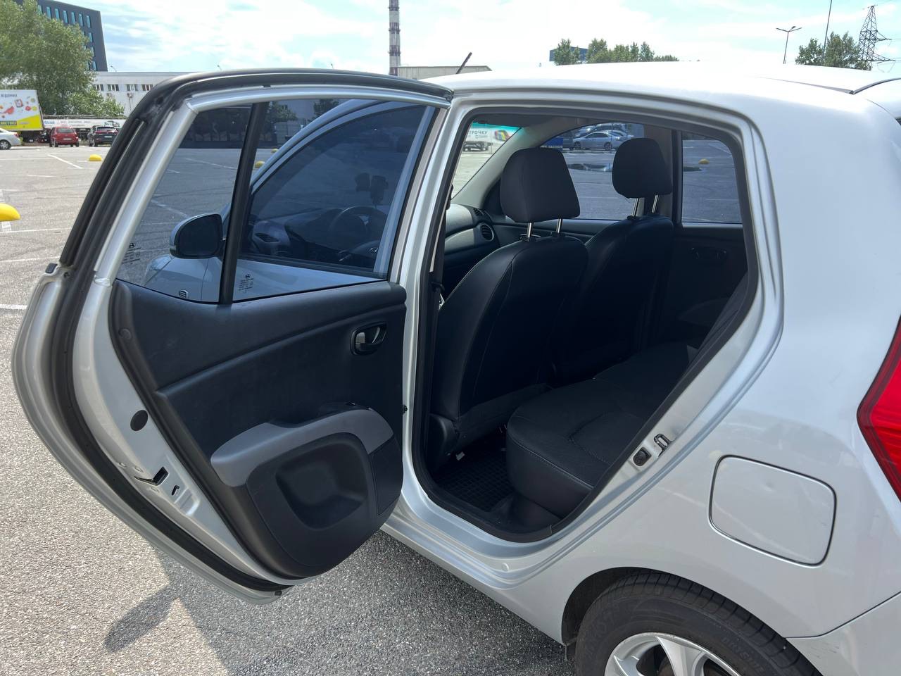 Hyundai i10 - фото 15