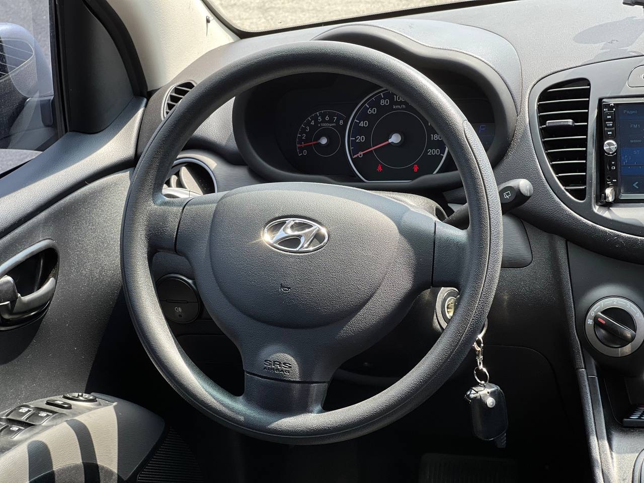 Hyundai i10 - фото 19