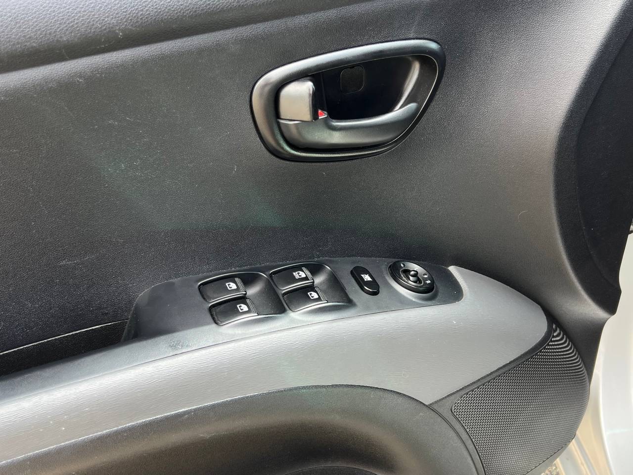 Hyundai i10 - фото 12