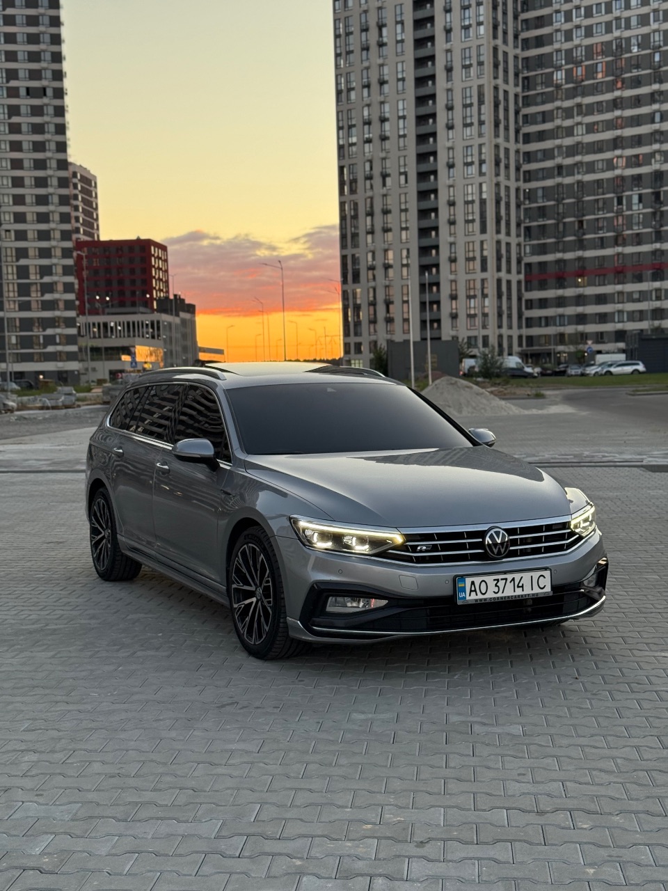 Volkswagen Passat - фото 2