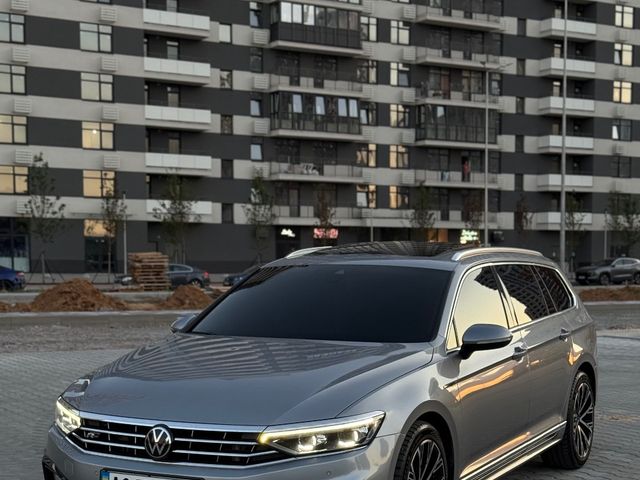 Volkswagen Passat - фото 3