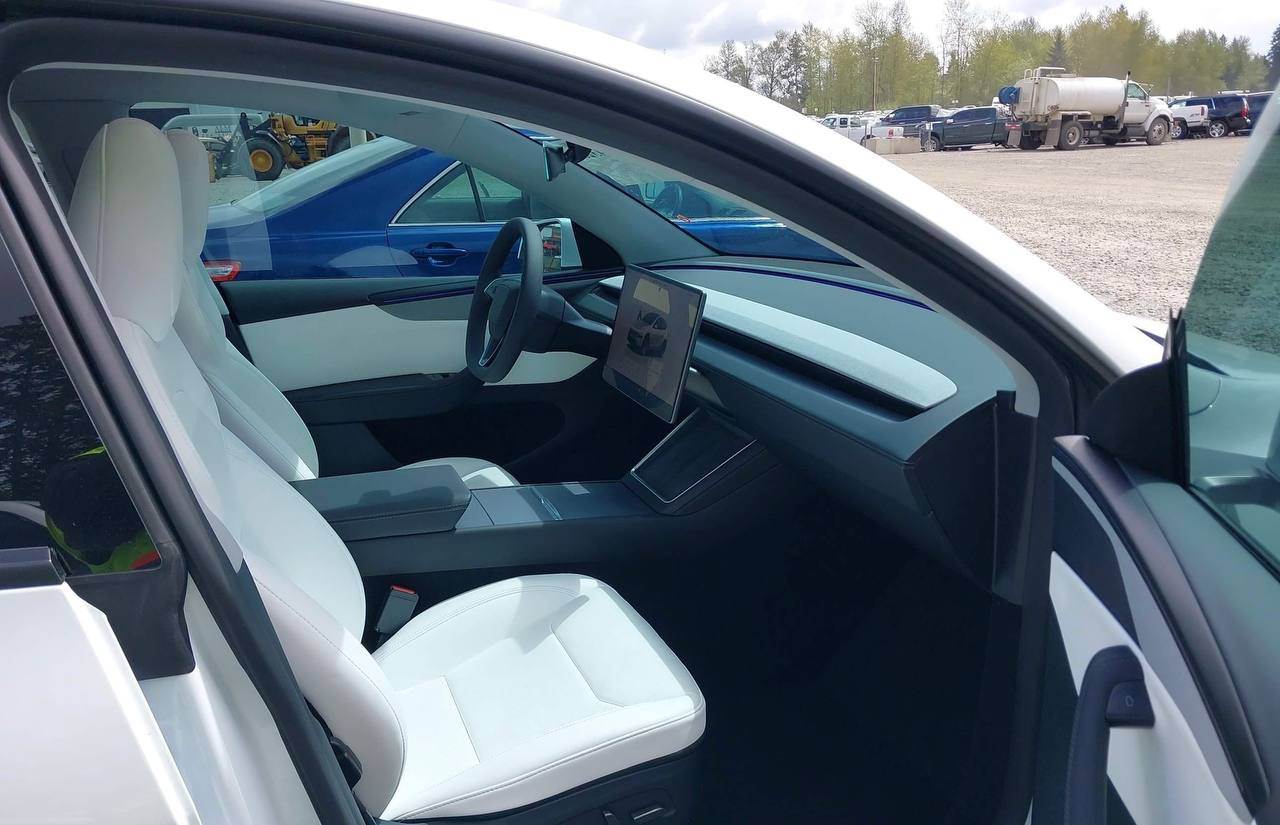 Tesla Model Y - фото 10