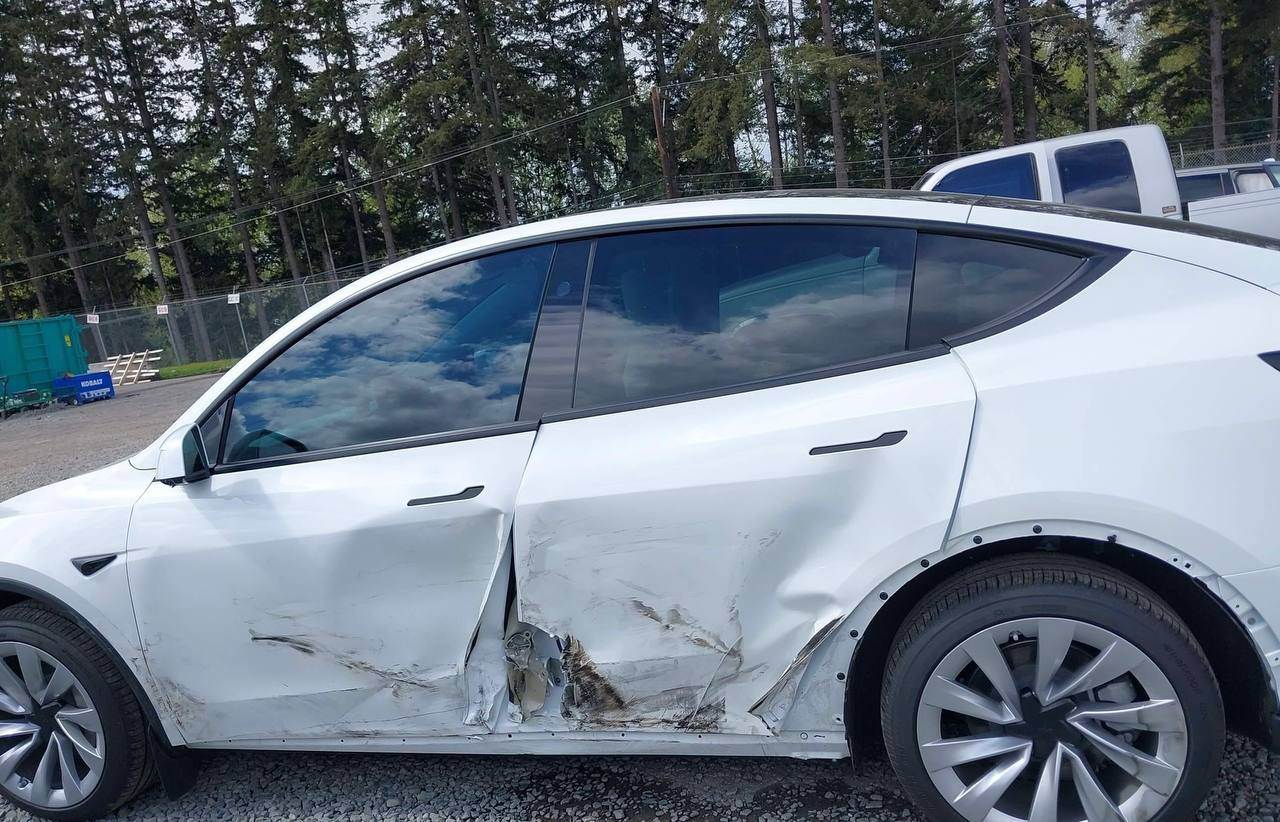 Tesla Model Y - фото 6