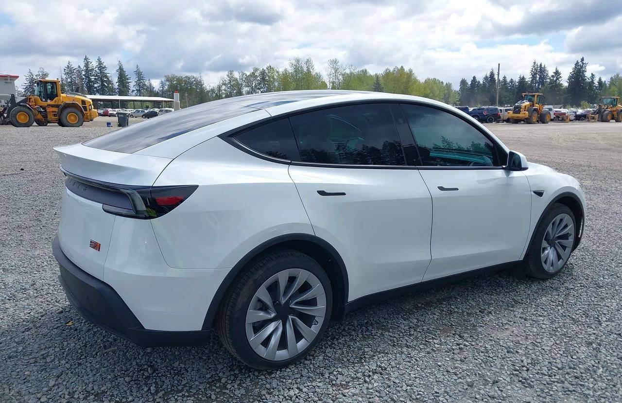 Tesla Model Y - фото 4