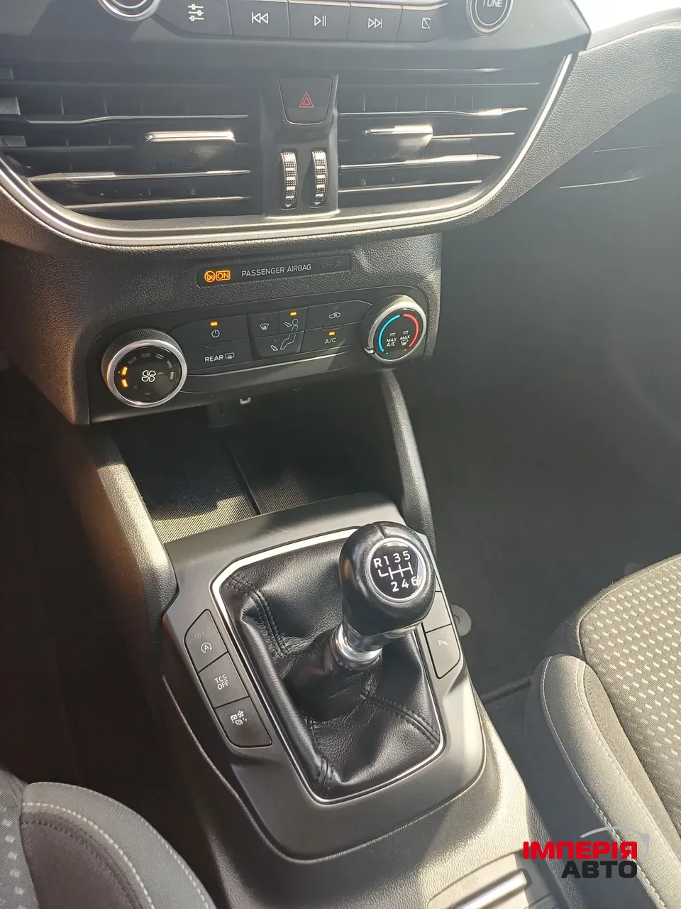 Ford Focus - фото 9