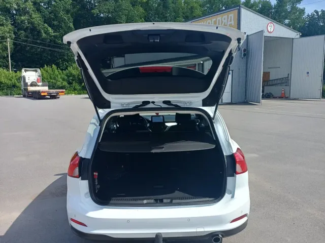Ford Focus - фото 5