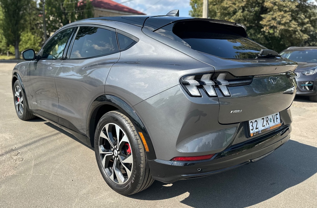 Ford Mustang Mach-E - фото 4
