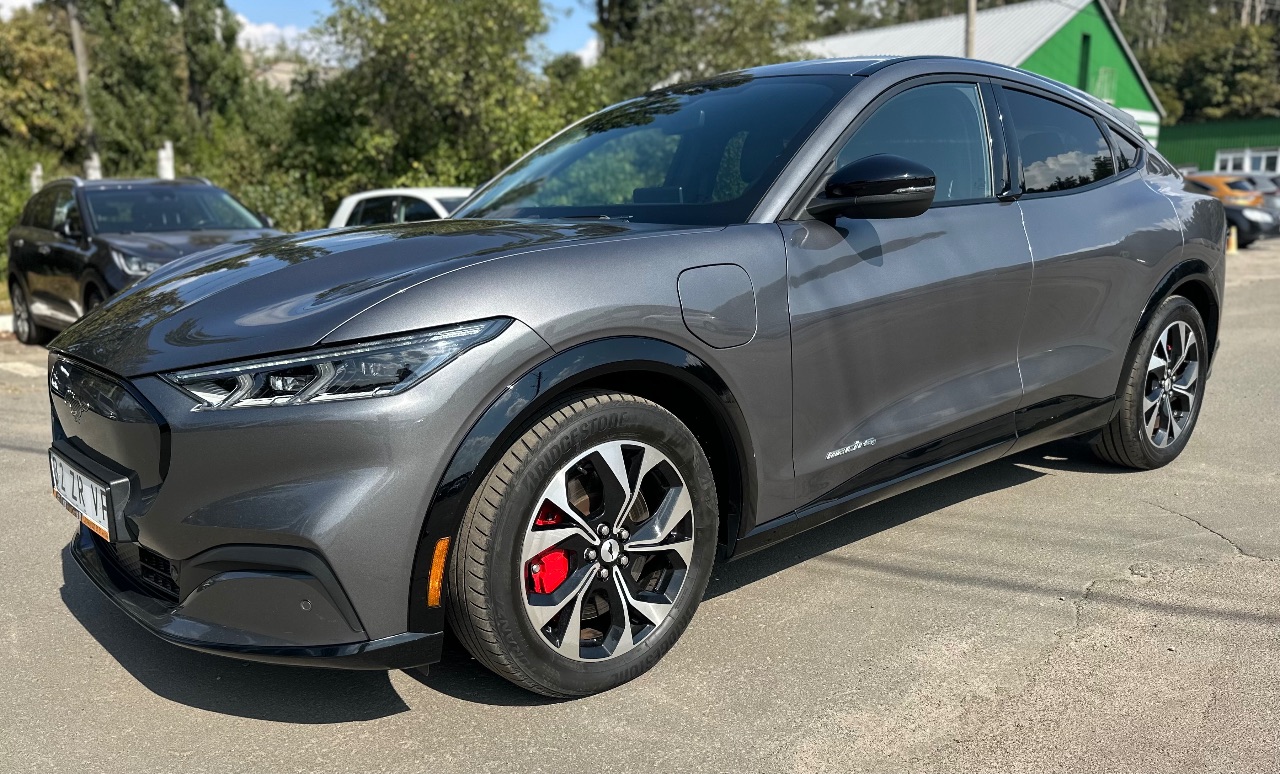 Ford Mustang Mach-E - фото 2
