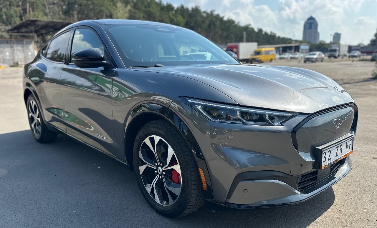 Ford Mustang Mach-E - фото 9