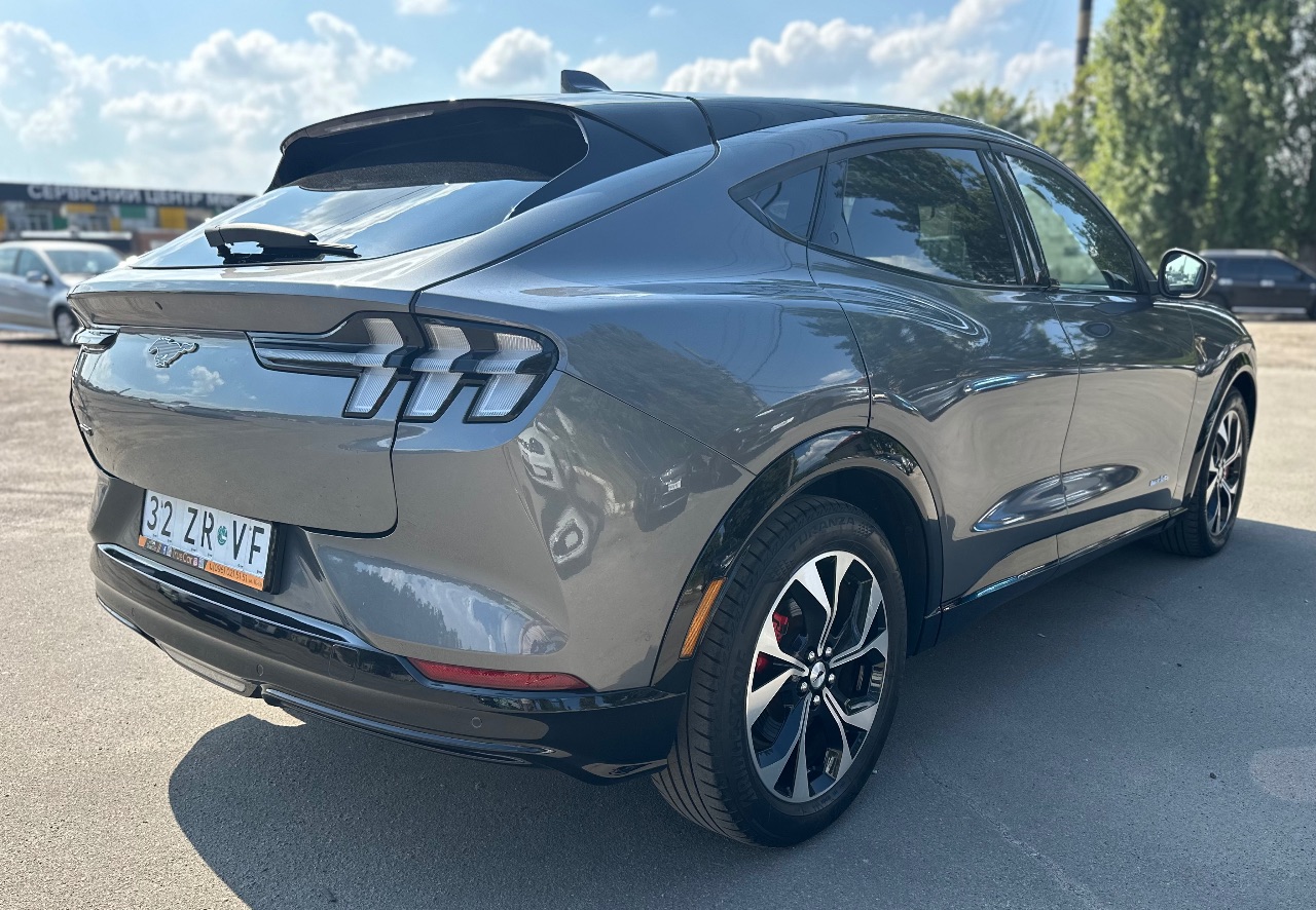 Ford Mustang Mach-E - фото 7