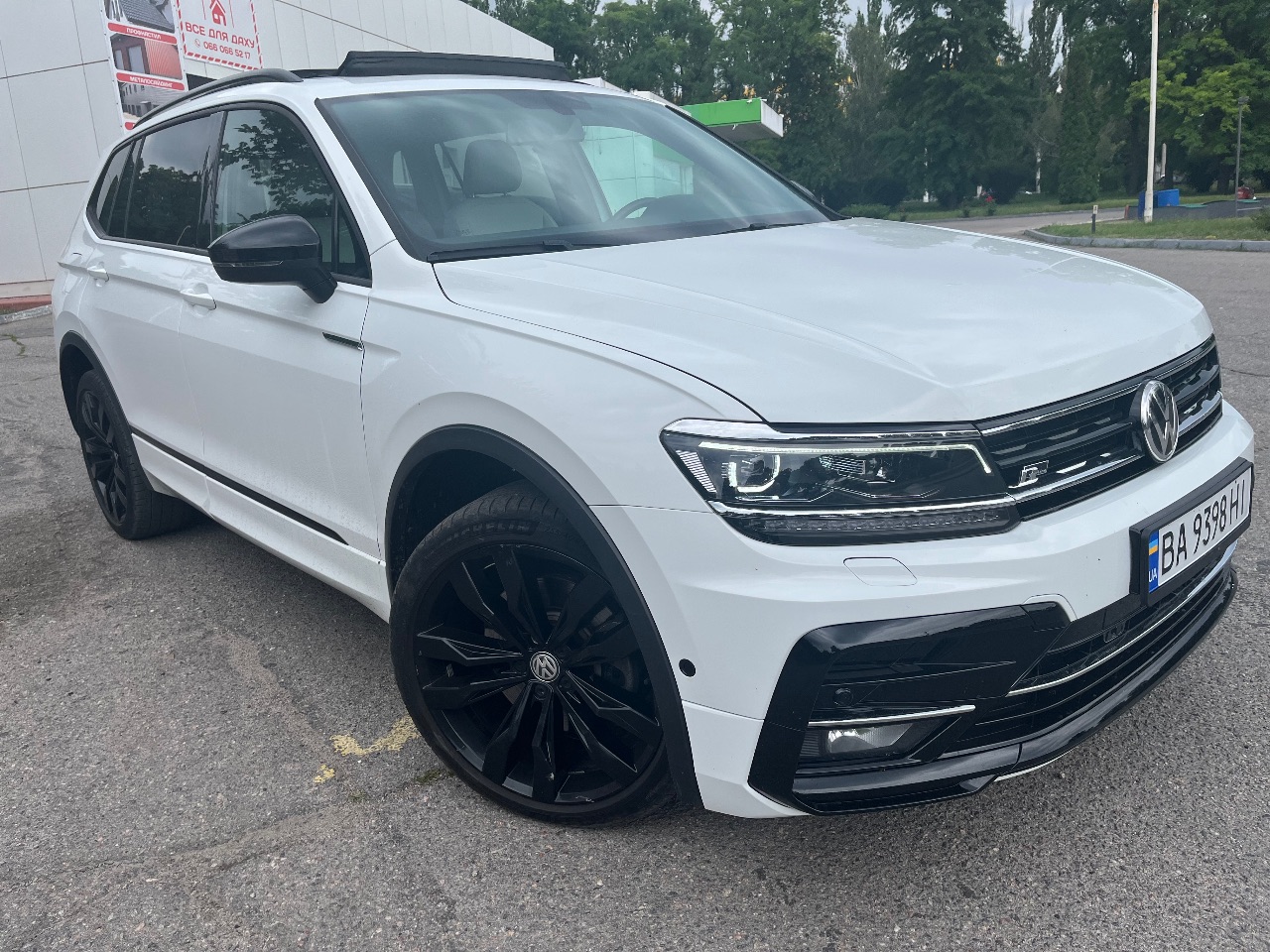 Volkswagen Tiguan R - фото 1