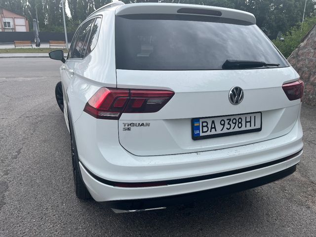 Volkswagen Tiguan R - фото 5