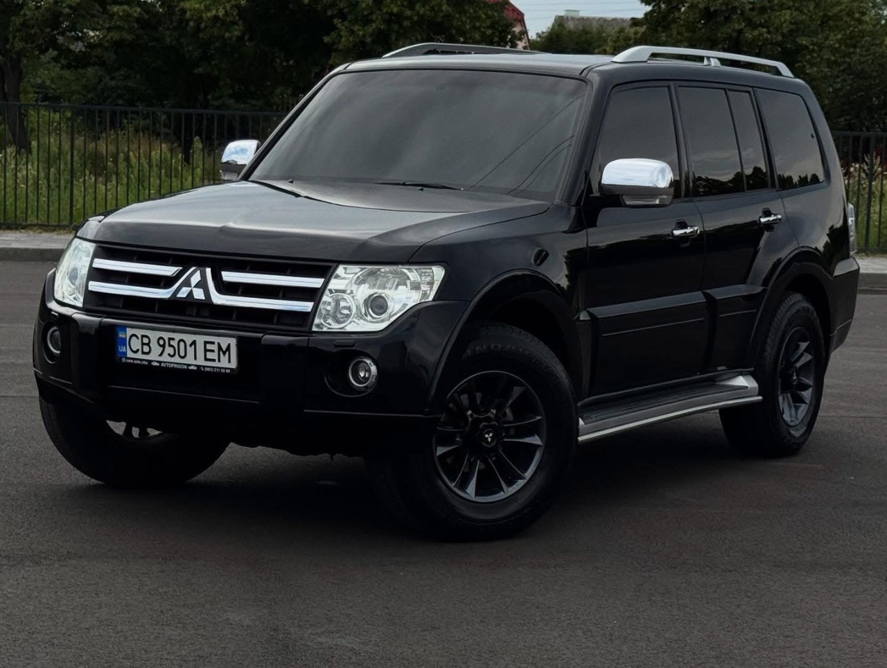 Mitsubishi Pajero - фото 1