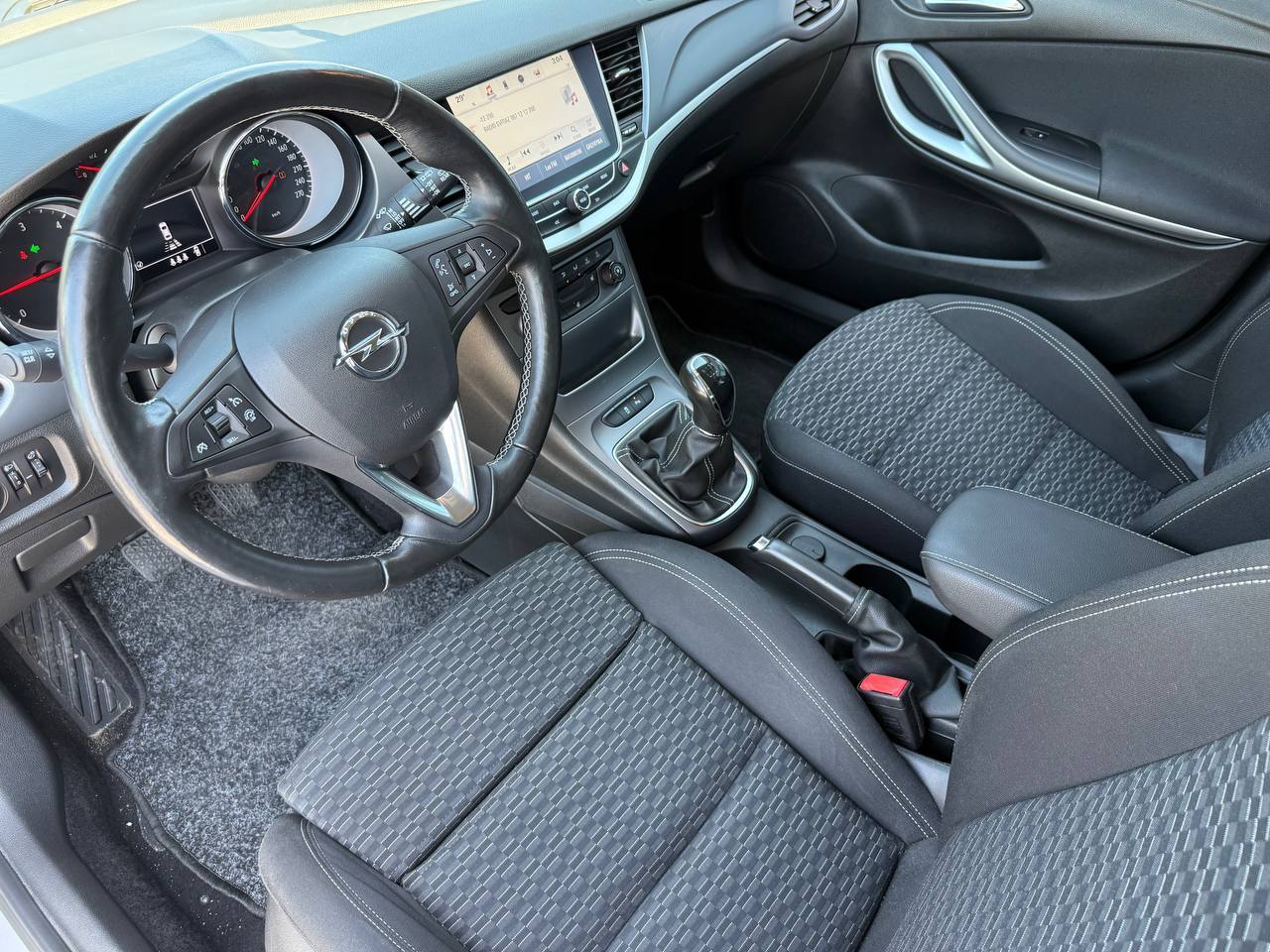 Opel Astra - фото 16