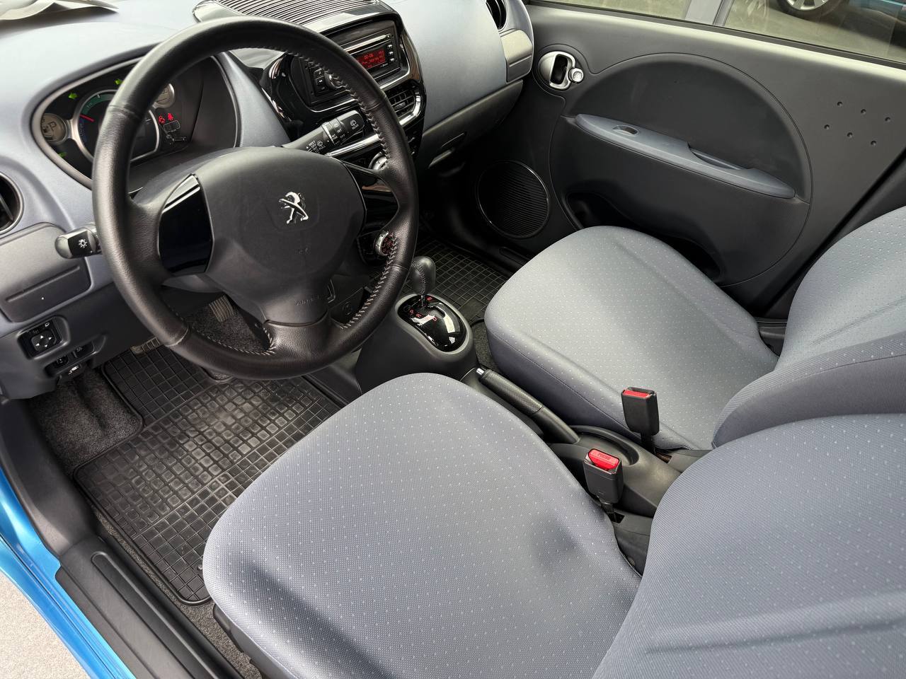Peugeot iOn - фото 18