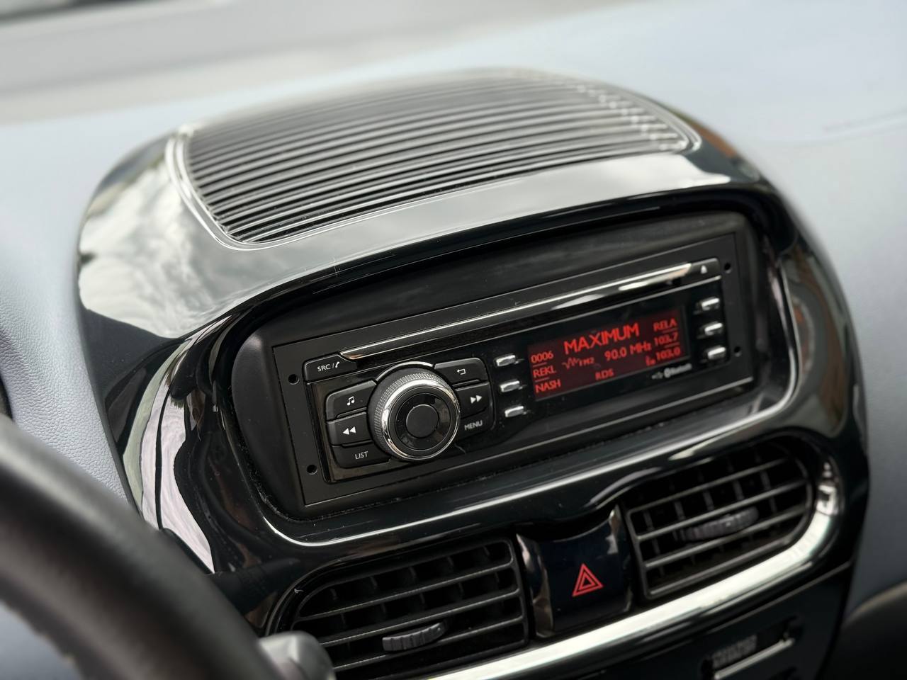 Peugeot iOn - фото 23