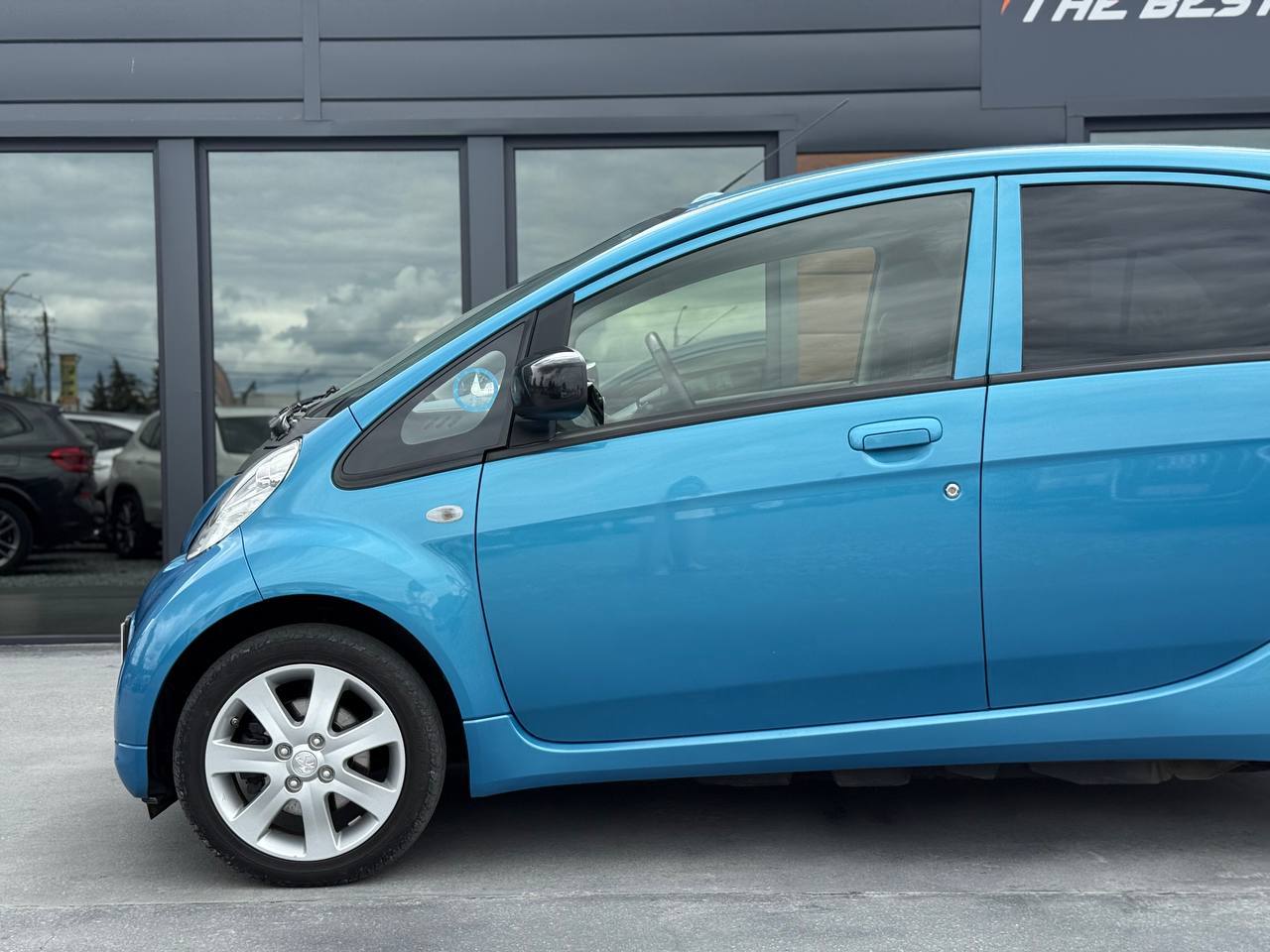 Peugeot iOn - фото 6