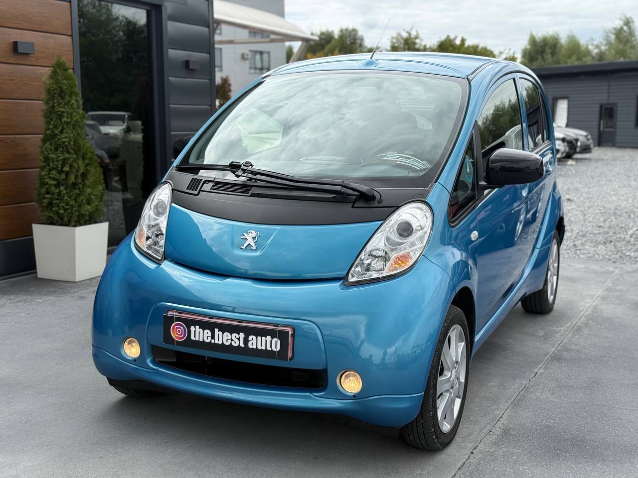 Peugeot iOn - фото 12