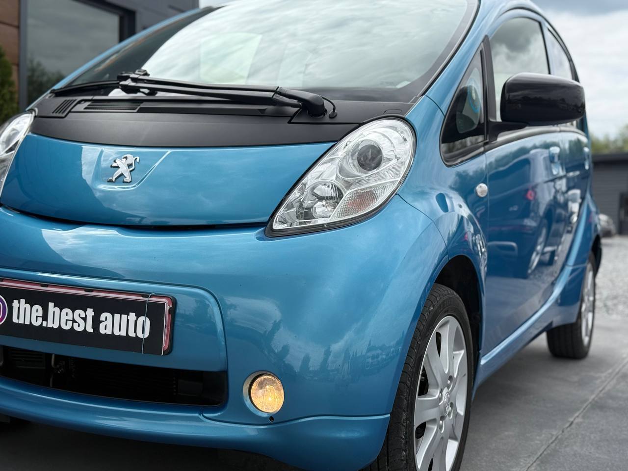 Peugeot iOn - фото 13