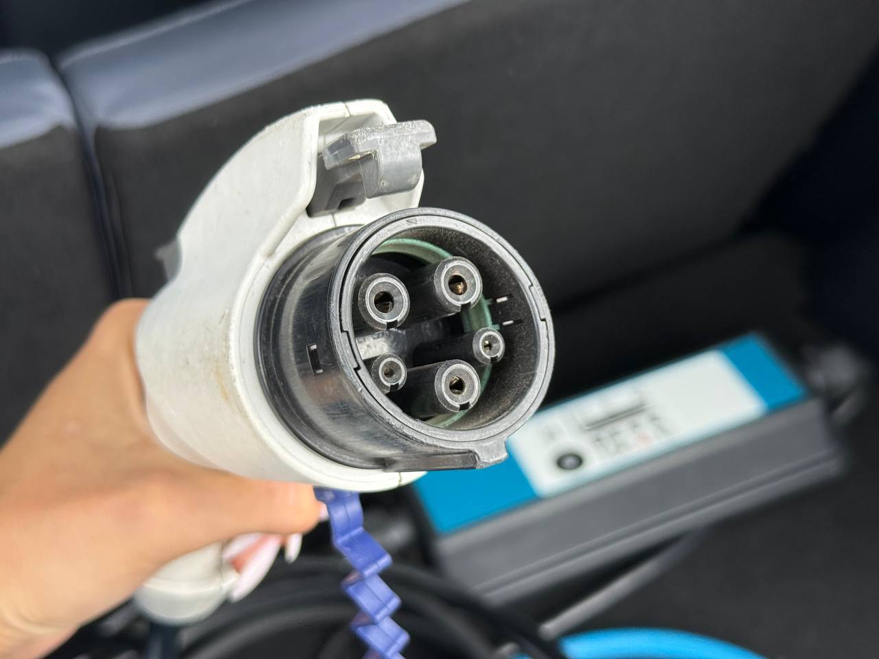 Peugeot iOn - фото 42