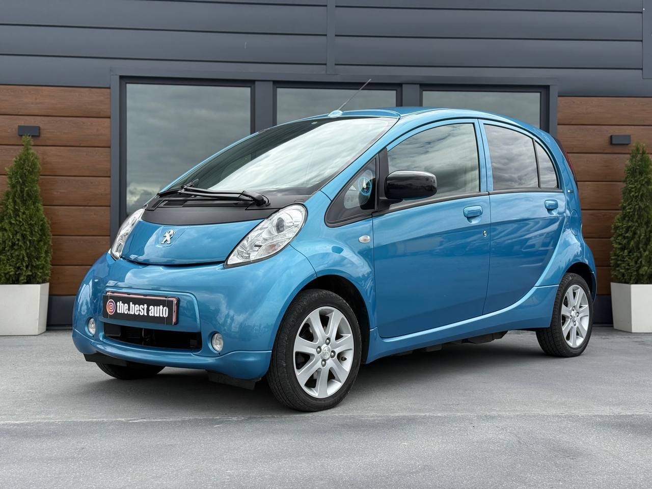 Peugeot iOn - фото 1