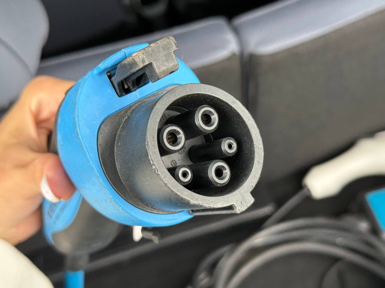 Peugeot iOn - фото 40