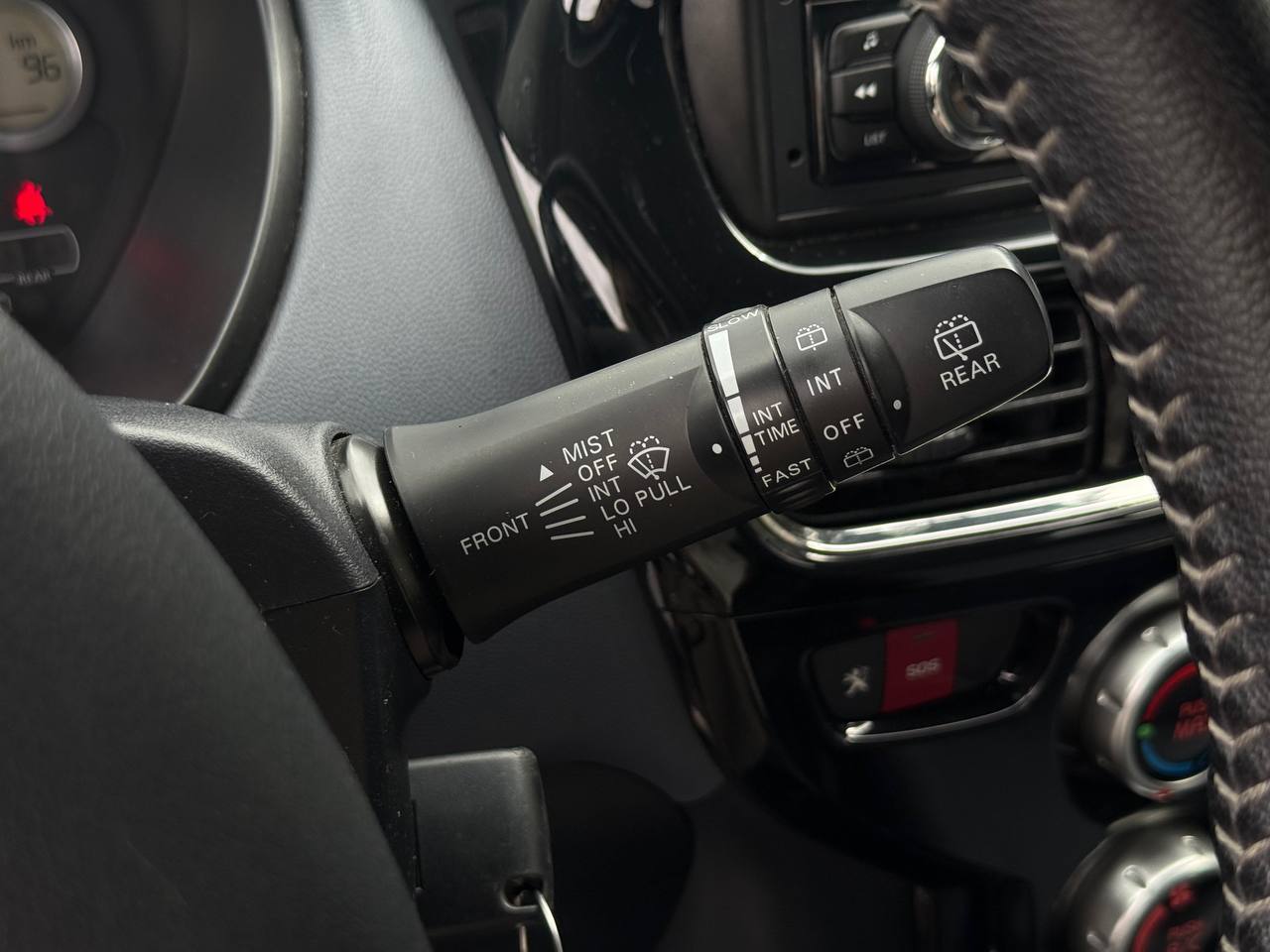 Peugeot iOn - фото 22