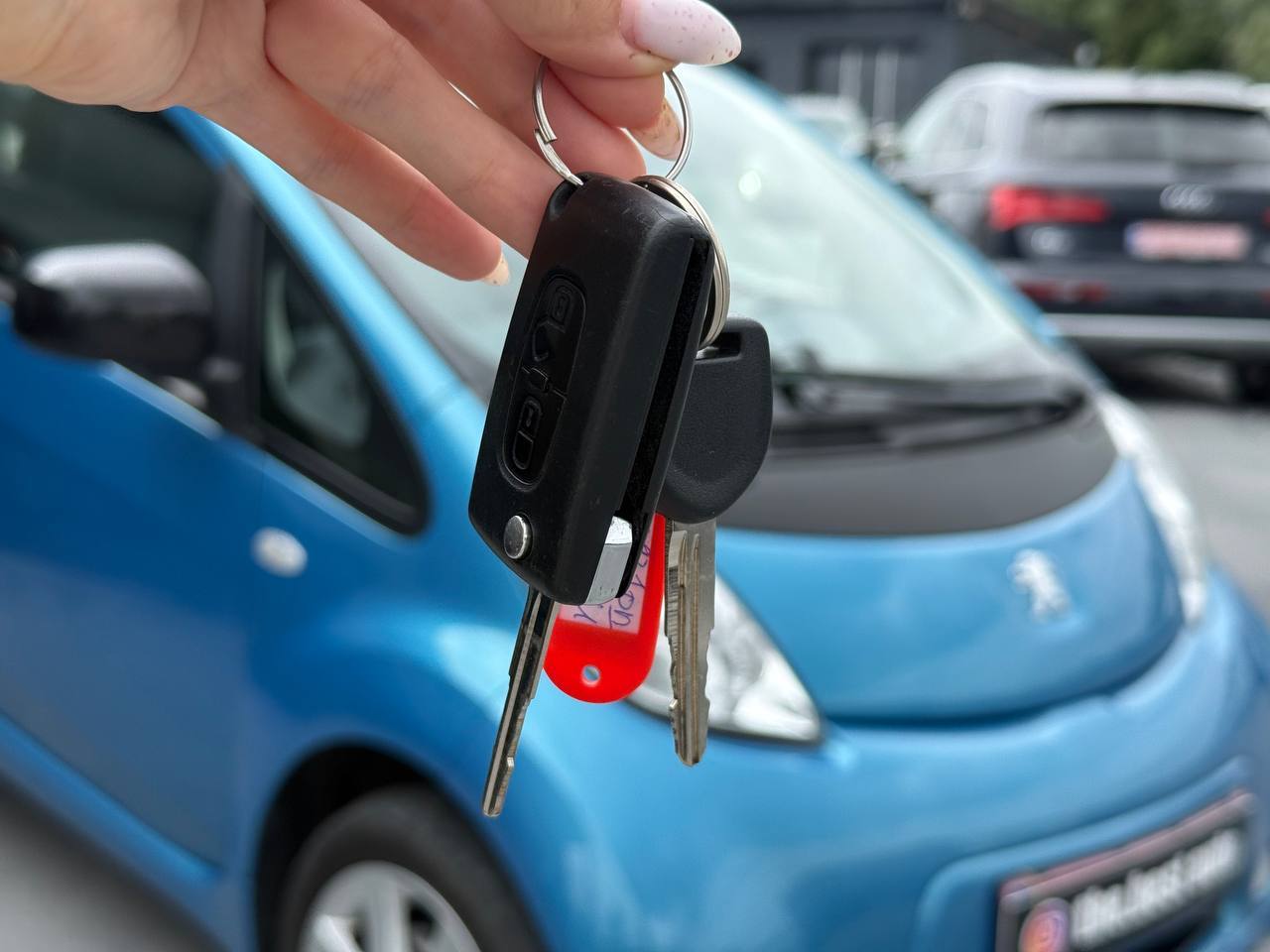 Peugeot iOn - фото 3