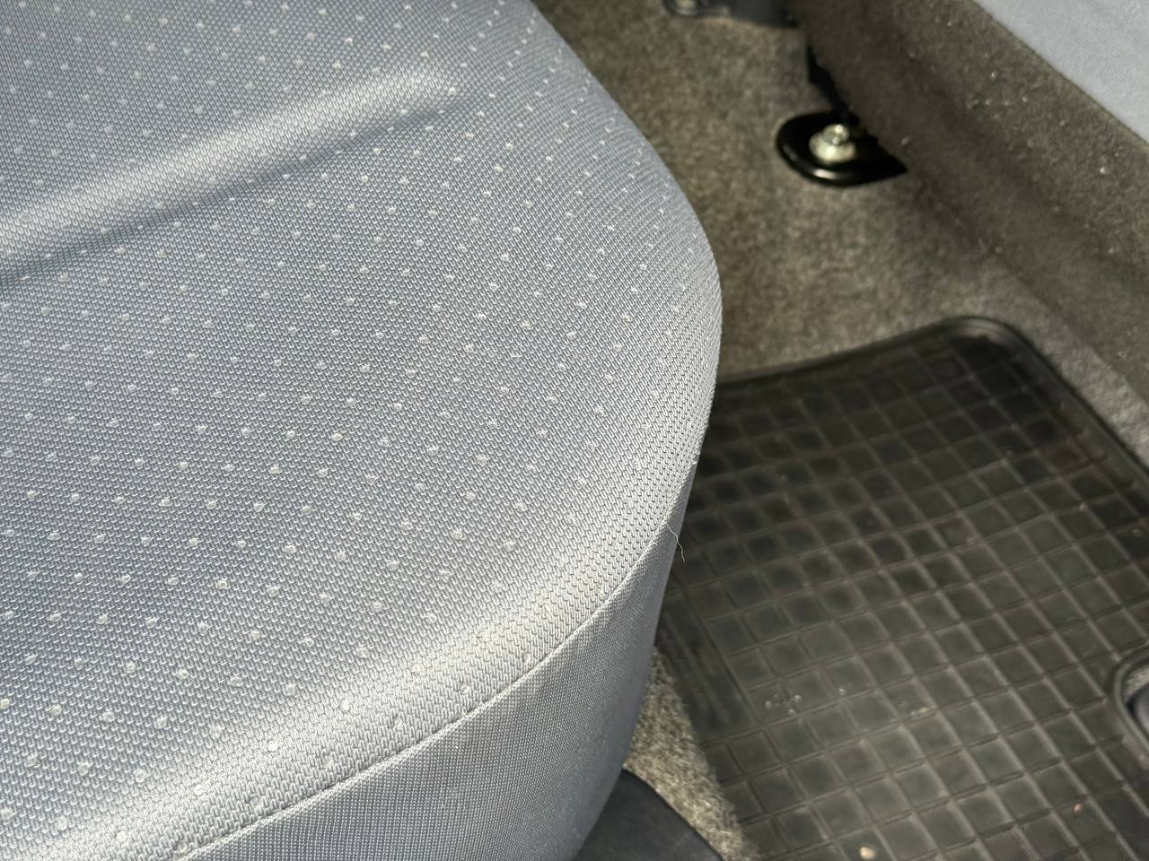 Peugeot iOn - фото 33