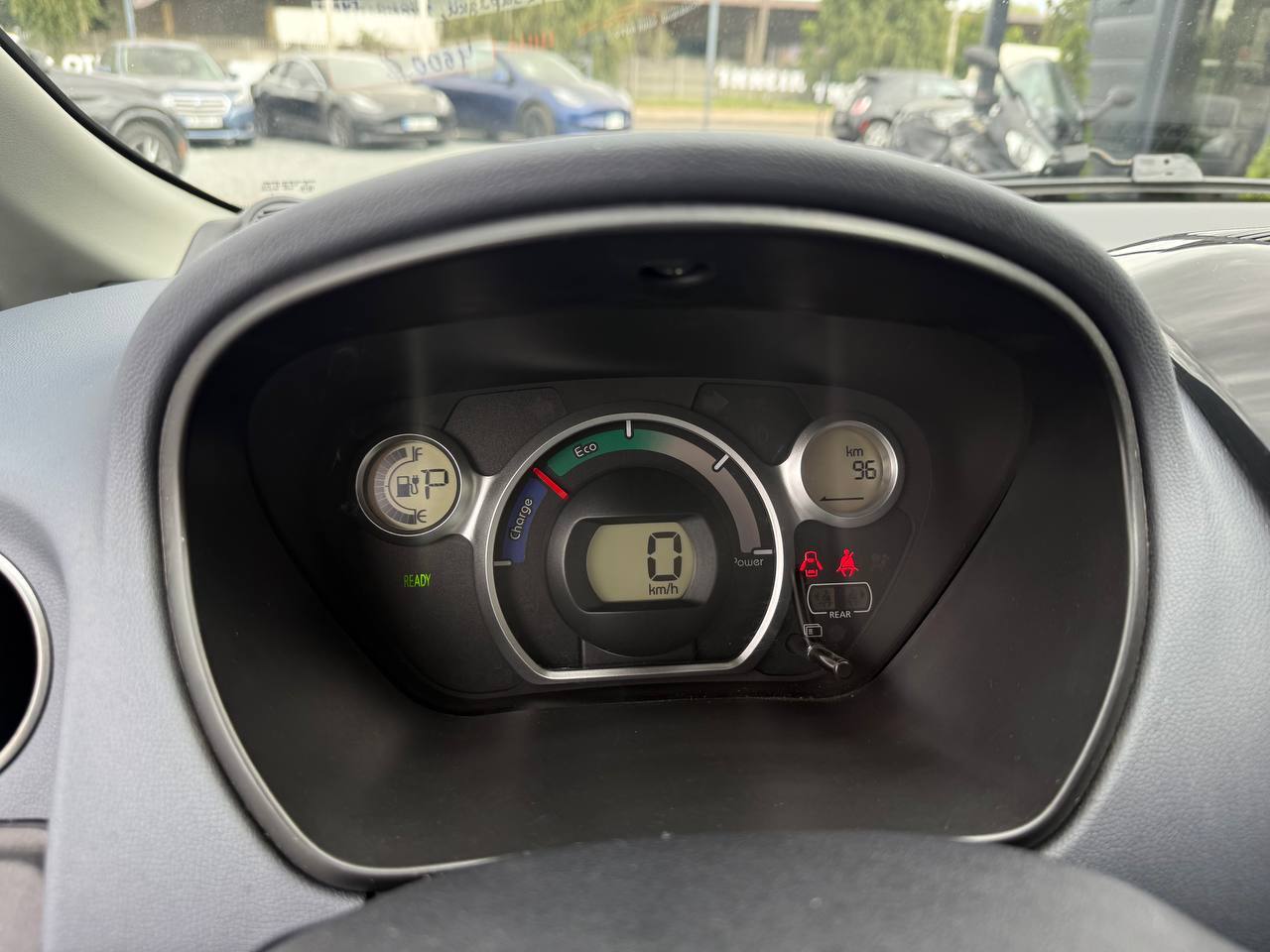 Peugeot iOn - фото 20