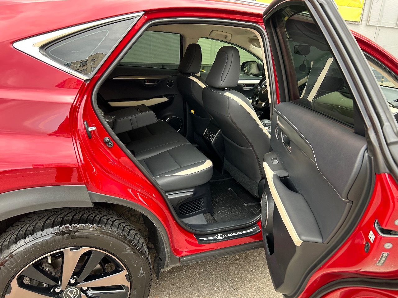 Lexus NX - фото 7