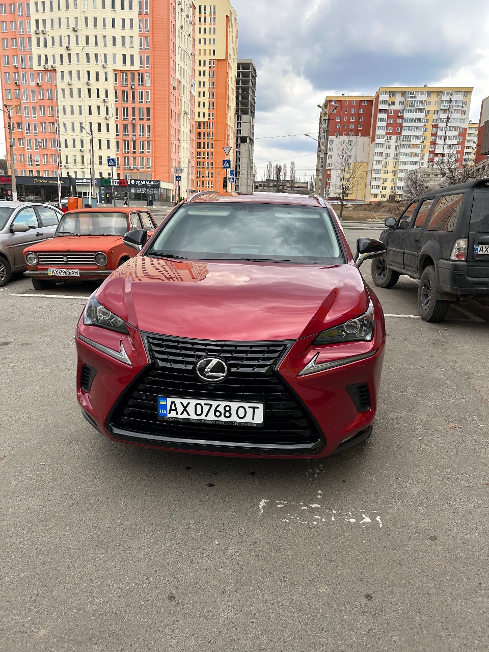 Lexus NX - фото 1