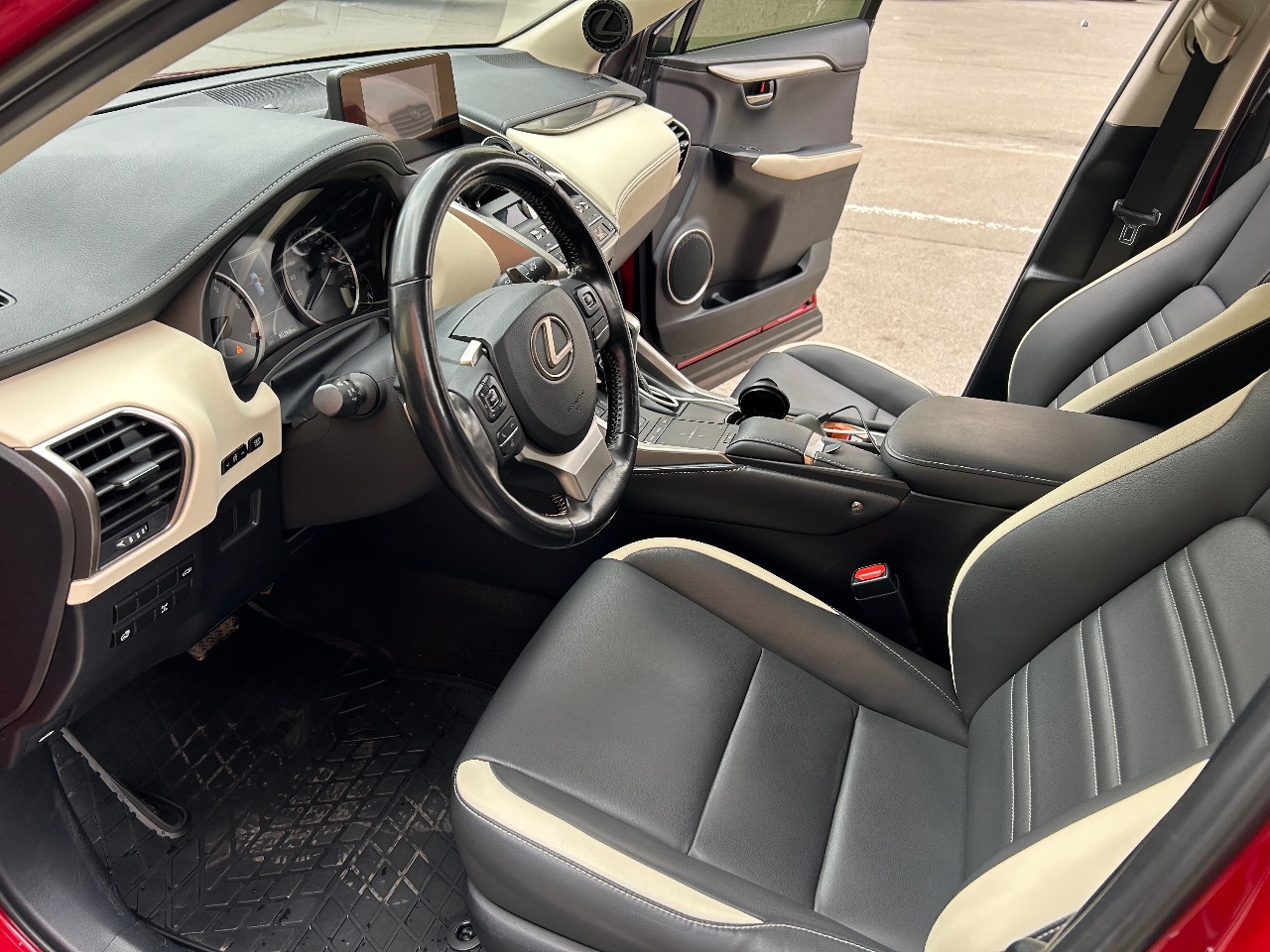 Lexus NX - фото 9