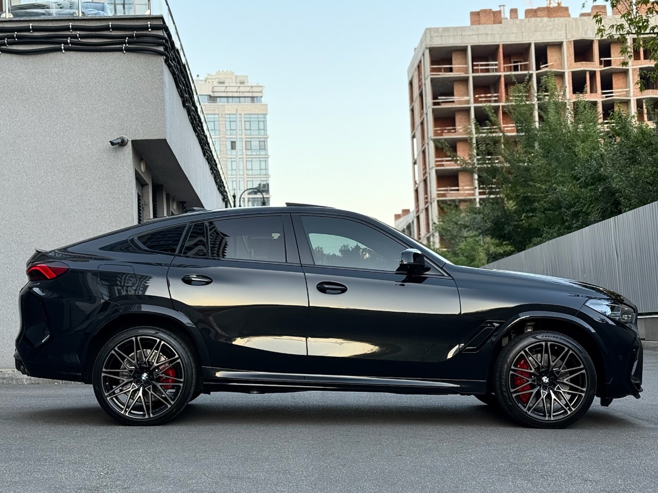 BMW X6 M - фото 8