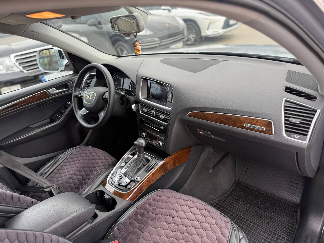 Audi Q5 - фото 12