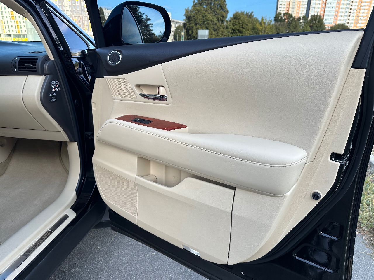 Lexus RX - фото 24