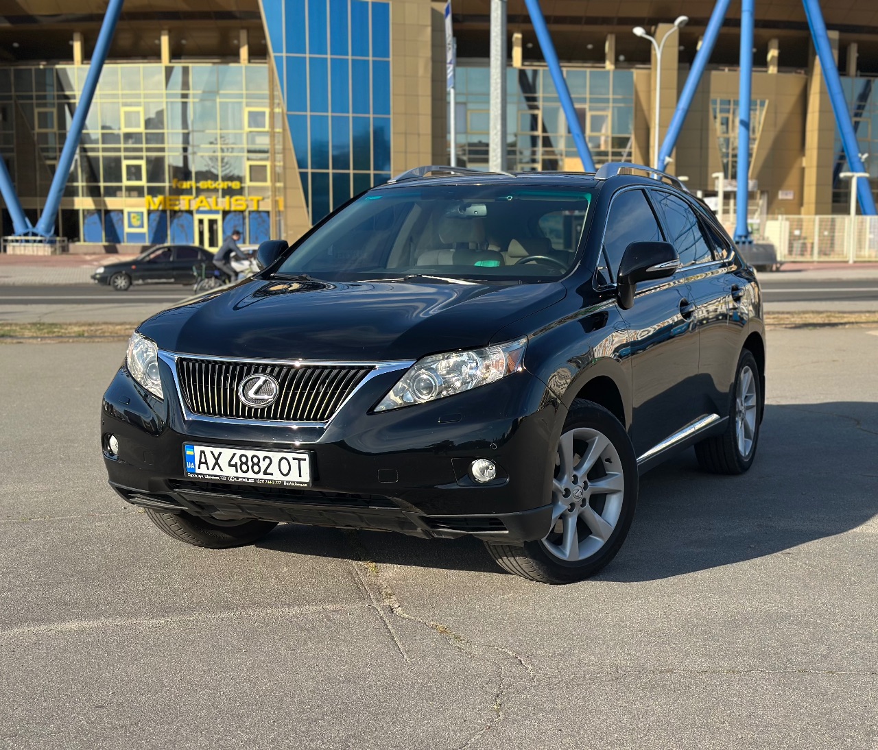 Lexus RX - фото 1