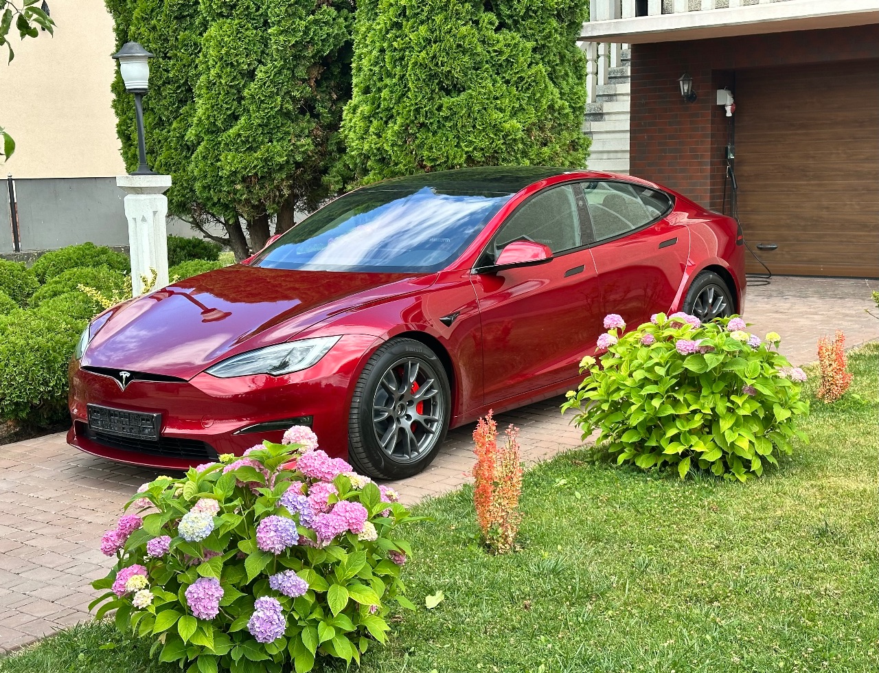 Tesla Model S - фото 3