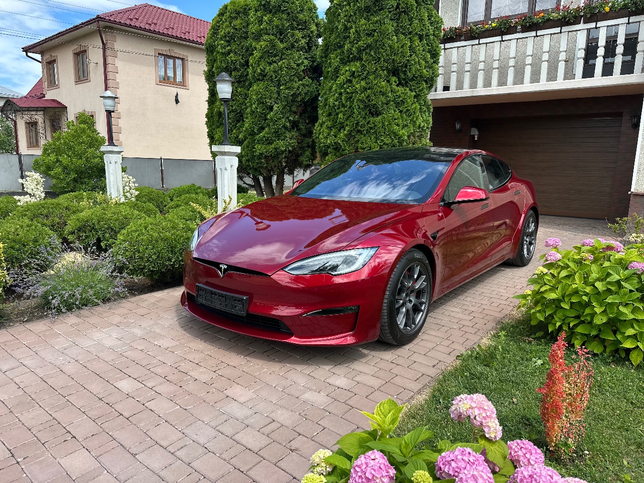 Tesla Model S - фото 2