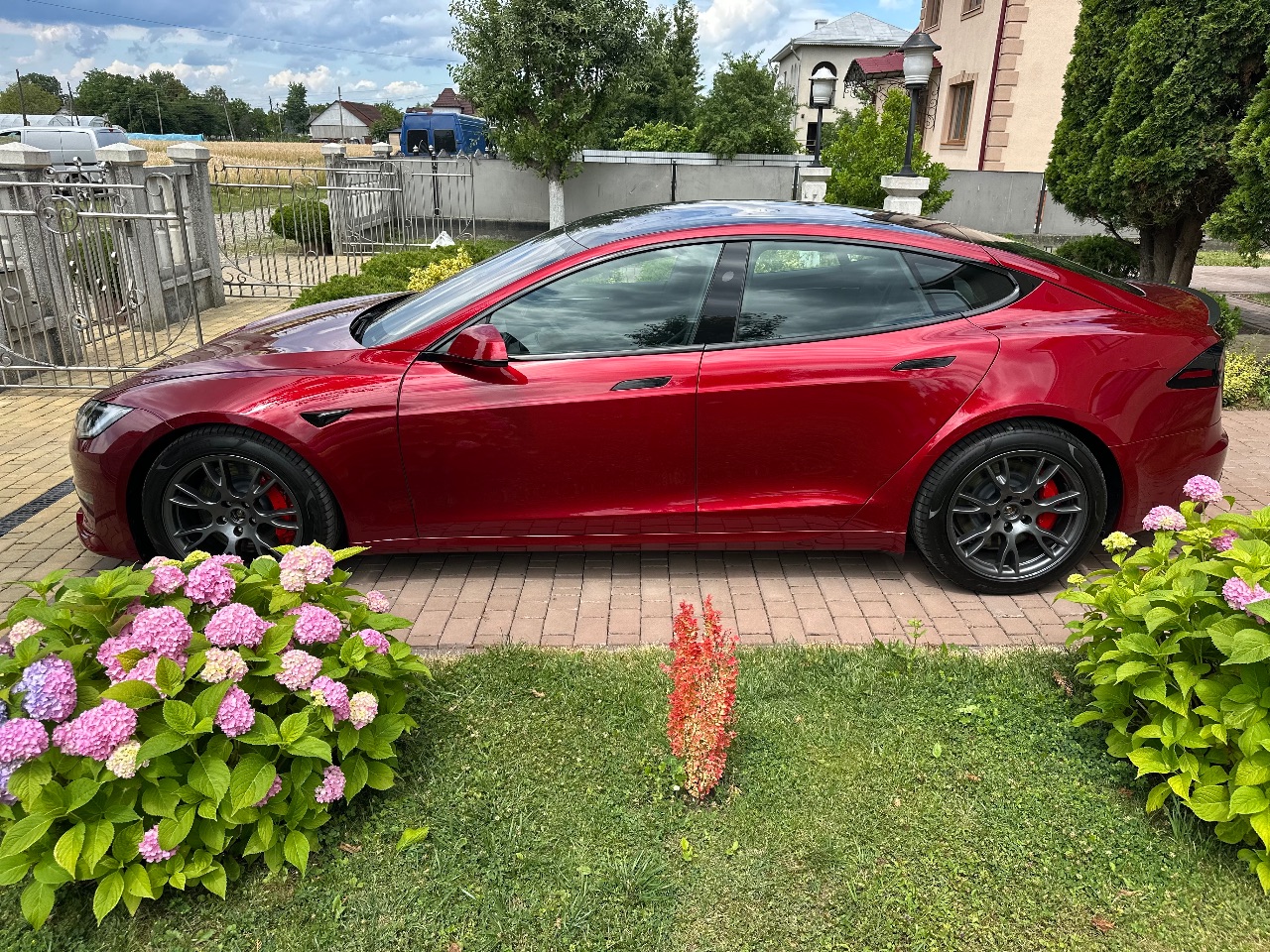 Tesla Model S - фото 10