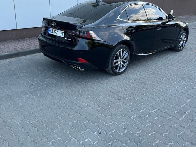 Lexus IS - фото 4