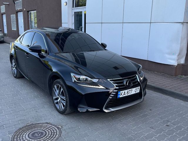 Lexus IS - фото 5