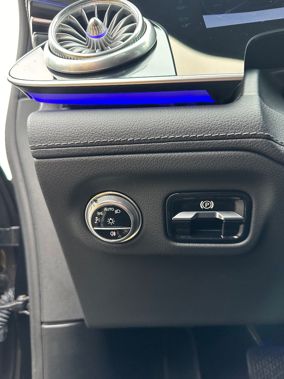 Mercedes-Benz EQS - фото 25