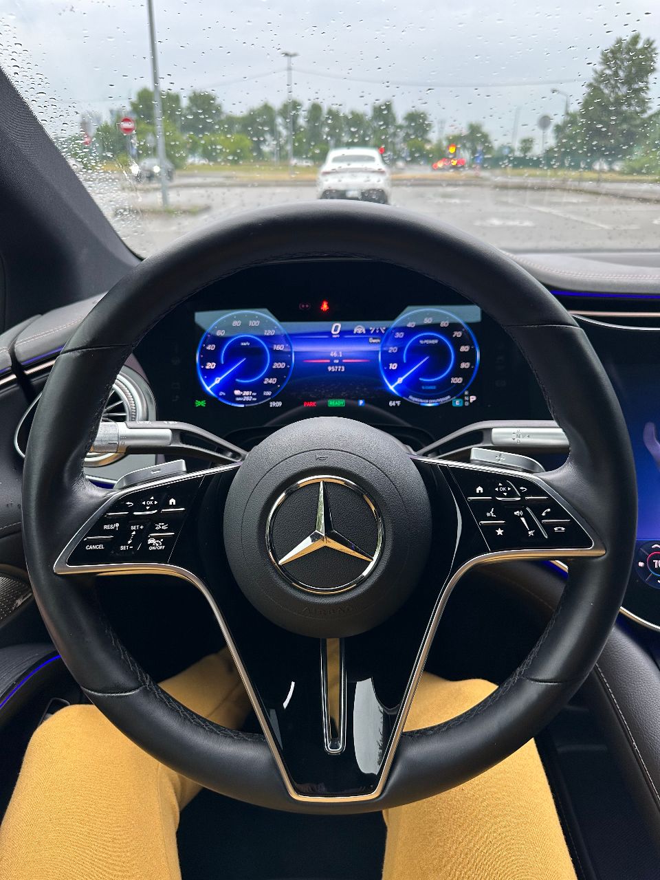 Mercedes-Benz EQS - фото 36