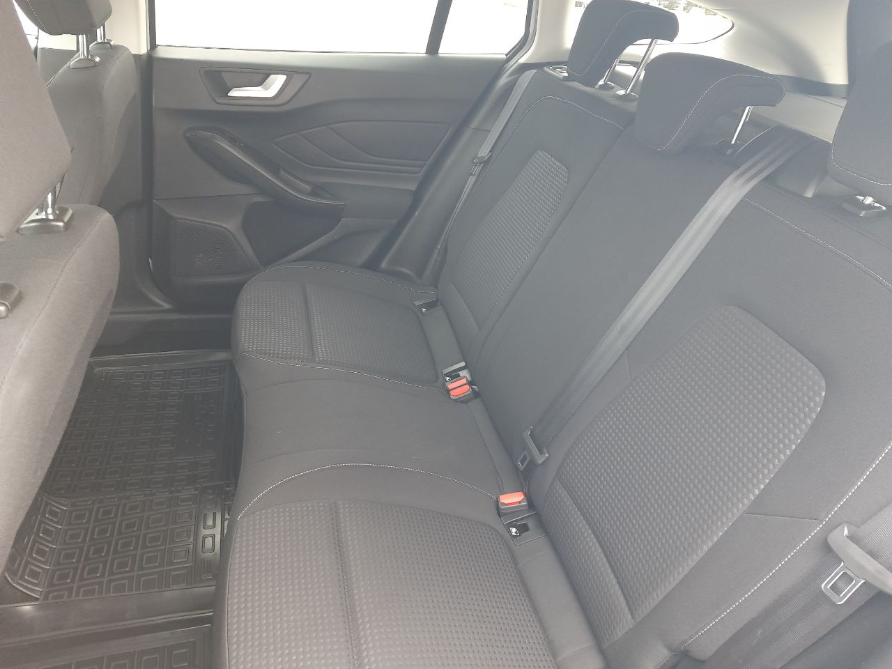 Ford Focus - фото 40