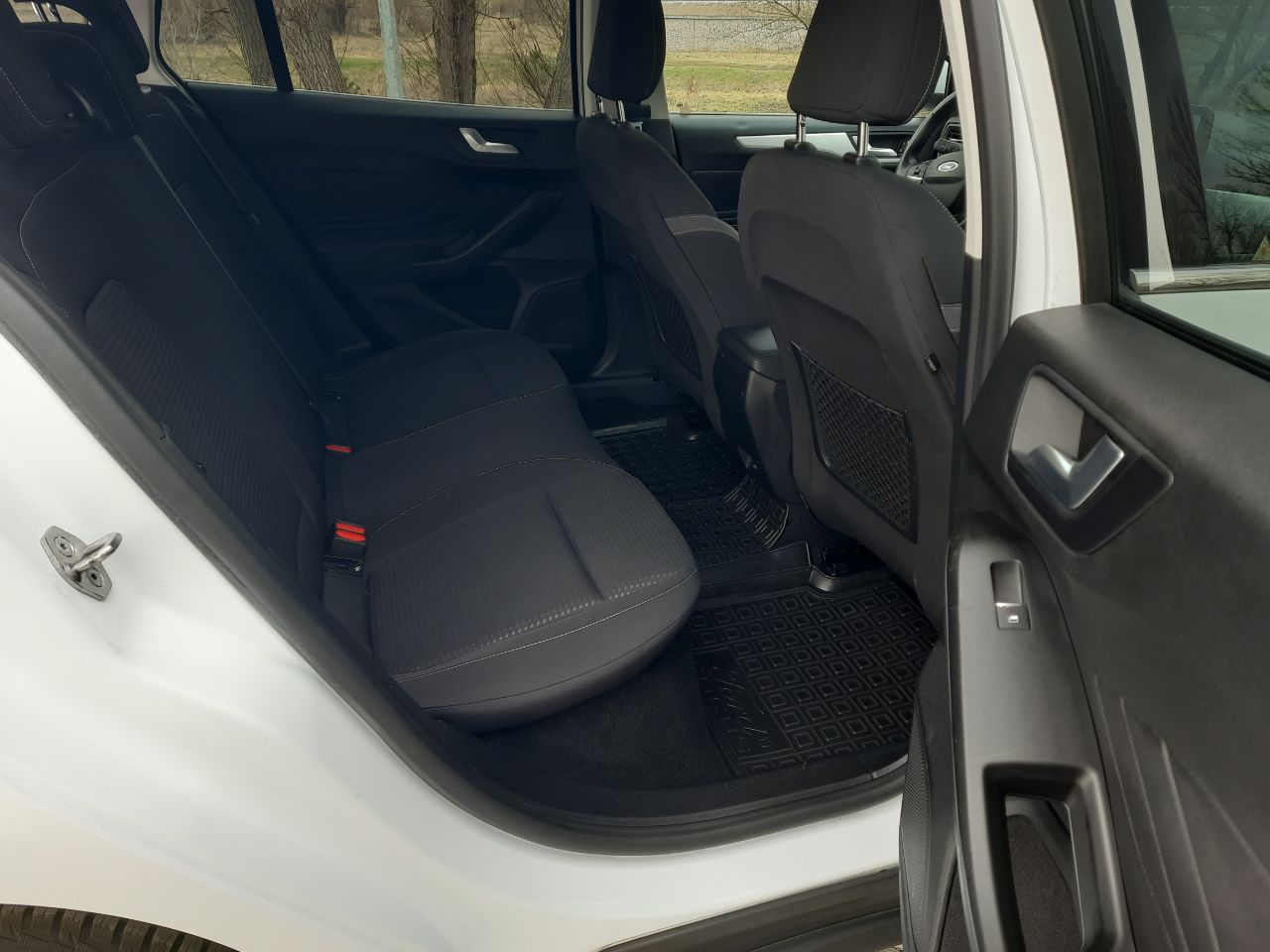 Ford Focus - фото 36