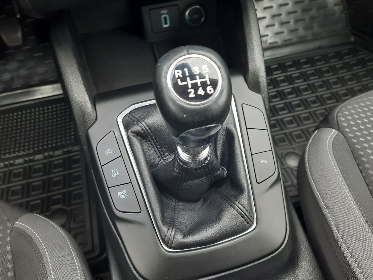 Ford Focus - фото 24